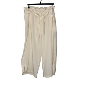 Eloquii winter white ivory dress pant with tie. Size 16‎